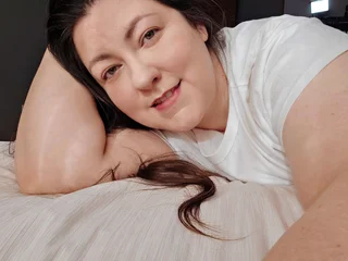 KayleeGraves webcam profile - Canadian